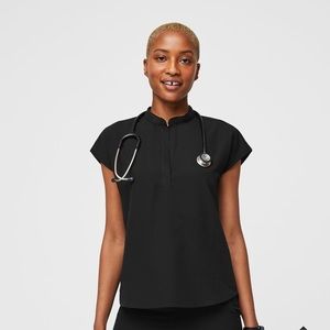 Figs Rafaela top Sz XSmall. No stains, gently worn, smoker free household.